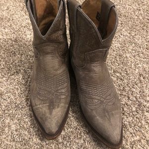 EUC Frye Billy Short Pull-On Boot Size 8B
